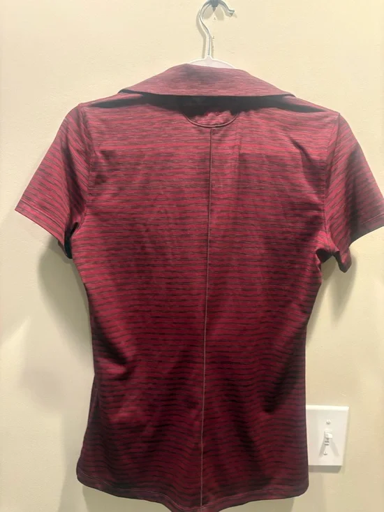 Under Armour Women’s Zinger Stripe Golf Polo Shirt Burgundy Maroon Size M - Picture 4 of 5